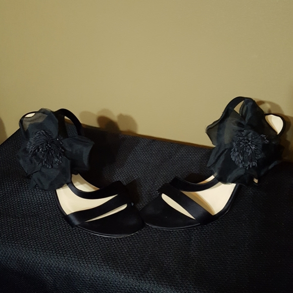 kate spade Shoes - Kate Spade Satin Floral Heels